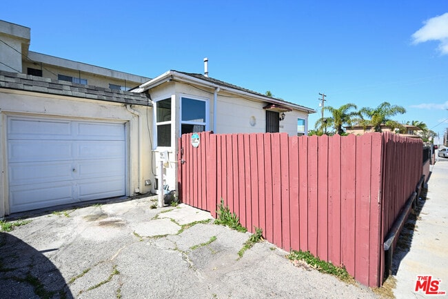 4430 W 134th St in Hawthorne, CA - Foto de edificio - Building Photo