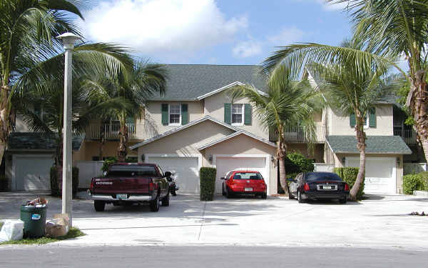 1645 Hawthorne Pl in West Palm Beach, FL - Foto de edificio