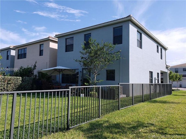 625 NE 191st Terrace-Unit -625 in Miami, FL - Foto de edificio - Building Photo
