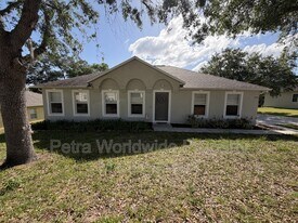 2717 Orpha Ln in Apopka, FL - Building Photo