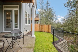 6637 NW Lolo Ter in Portland, OR - Building Photo - Building Photo