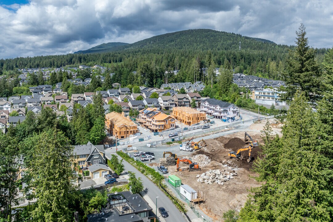 Queenston in Coquitlam, BC - Building Photo