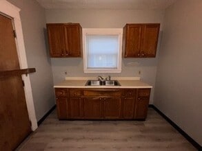 13406 Ferris Ave in Cleveland, OH - Building Photo - Building Photo