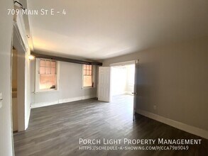 709 Main St E in Hamilton, ON - Building Photo - Building Photo