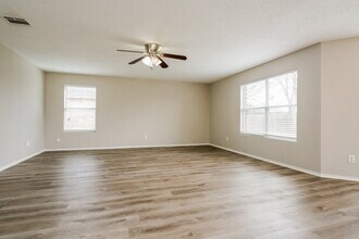 8126 Mossberg Dr in Arlington, TX - Building Photo - Building Photo