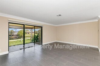 455 Canal Point N in Delray Beach, FL - Foto de edificio - Building Photo