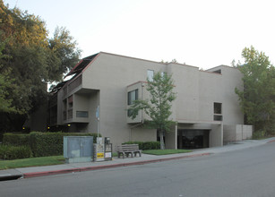 1600 Carmel Dr in Walnut Creek, CA - Building Photo - Building Photo