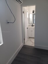 1845 Dixieana St in Hollywood, FL - Foto de edificio - Building Photo