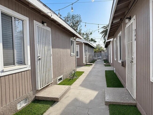 746 Daisy Ave
