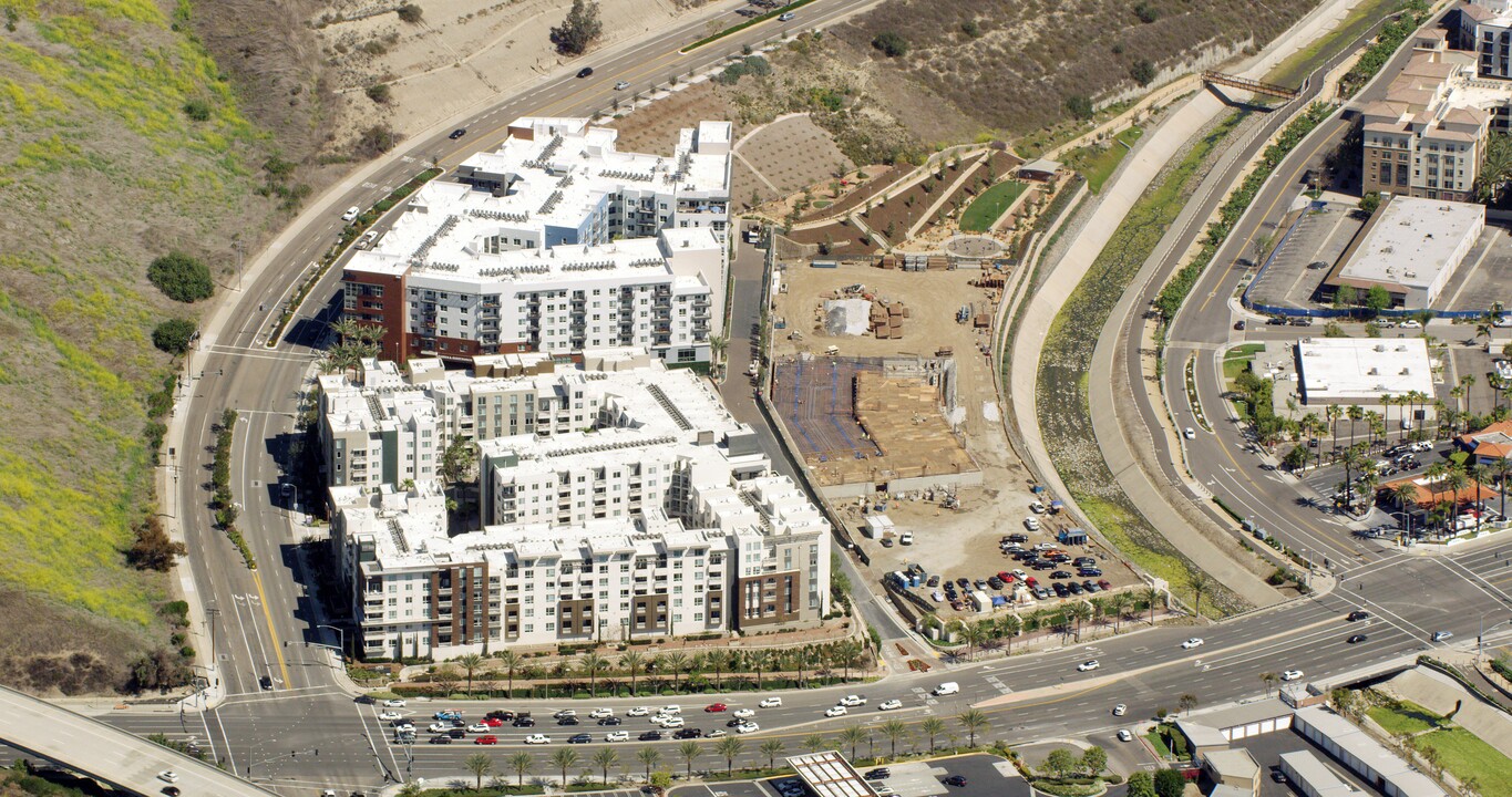 Blu Laguna Niguel Phase II in Laguna Niguel, CA - Foto de edificio