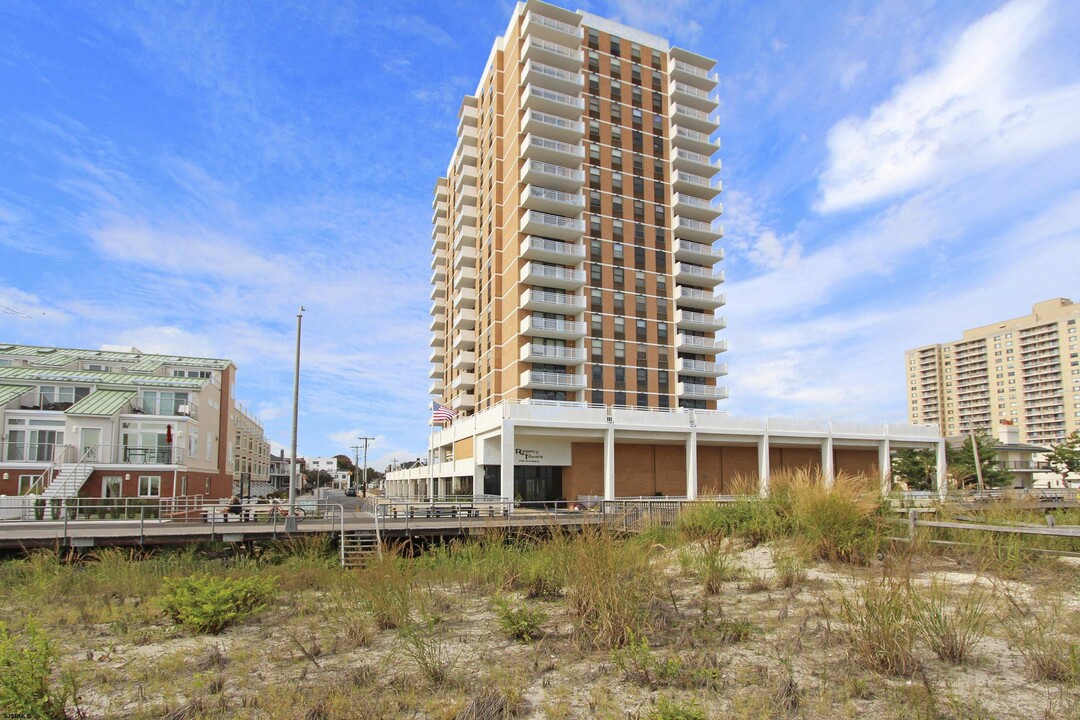 5200 Boardwalk in Ventnor City, NJ - Building Photo
