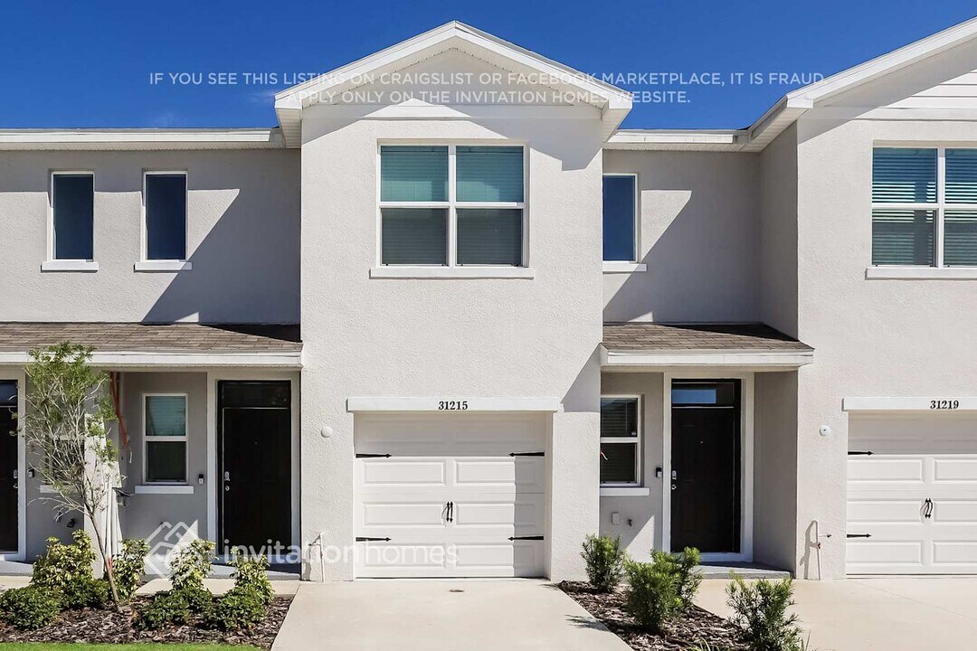 31215 Monterey Pne St in Wesley Chapel, FL - Building Photo