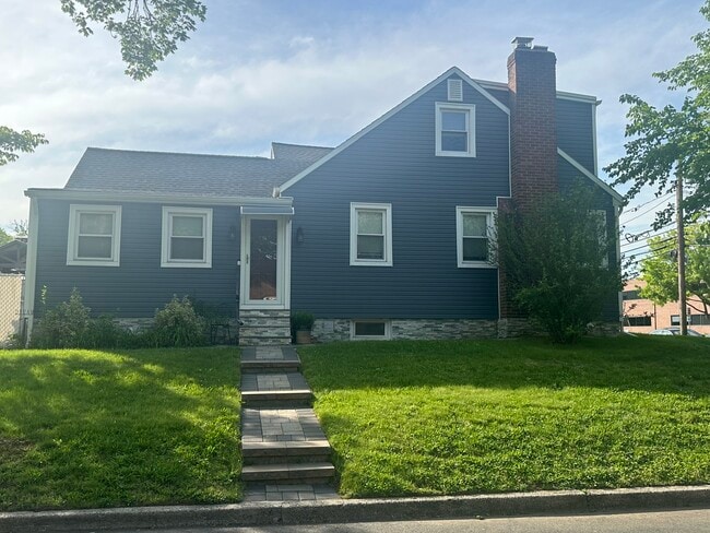 44 E Spring Valley Ave