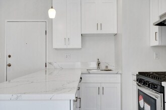 Arizona Apartments in Santa Monica, CA - Foto de edificio - Building Photo