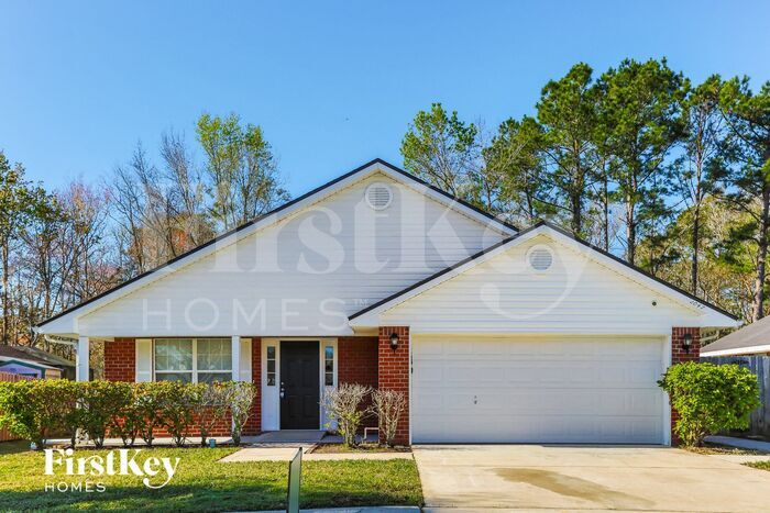 2047 Eclipse Dr in Middleburg, FL - Foto de edificio