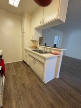 Halsted Garden Apartments in Northridge, CA - Building Photo - Building Photo