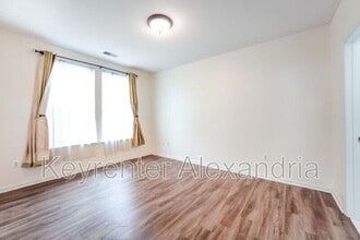 4951 Brenman Park Dr in Alexandria, VA - Building Photo - Building Photo