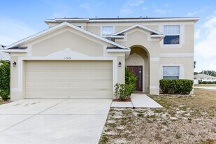 12026 Bridge Point Ln in Riverview, FL - Building Photo