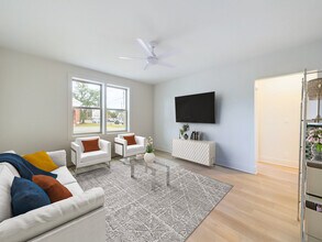 2 E Sunset Ave in Pensacola, FL - Building Photo - Building Photo