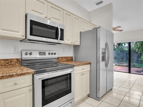 11766 SW 92nd Terrace in Miami, FL - Building Photo - Building Photo