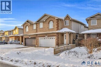 15 Curzon Crescent in Guelph, ON - Building Photo - Building Photo