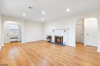 133 Cleveland Ave in Hasbrouck Heights, NJ - Building Photo - Building Photo