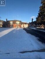 37 Grassmere Crescent in Brampton, ON - Building Photo