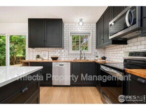 4329 Main St in Timnath, CO - Foto de edificio - Building Photo