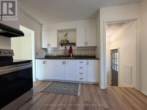 275 Silverbirch Dr in Newmarket, ON - Building Photo - Building Photo