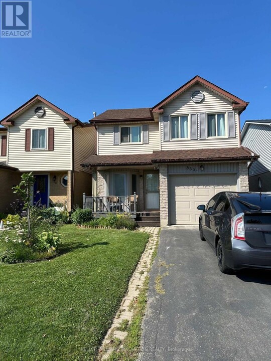 533 Rosemeadow Crescent in Waterloo, ON - Building Photo