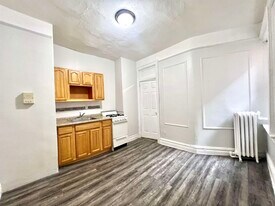 92 Waldo Ave in Jersey City, NJ - Building Photo