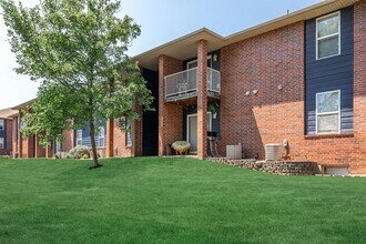 Cambridge Park Apartments in Springfield, MO - Foto de edificio - Building Photo