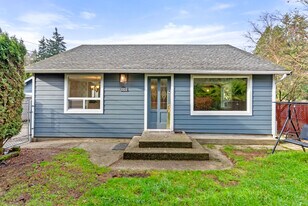 3311 Gull Harbor Rd NE in Olympia, WA - Building Photo