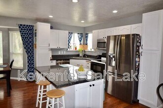 1637 N 500 W in Centerville, UT - Building Photo - Building Photo