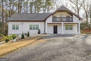 1887 Shalimar Dr NE in Atlanta, GA - Building Photo