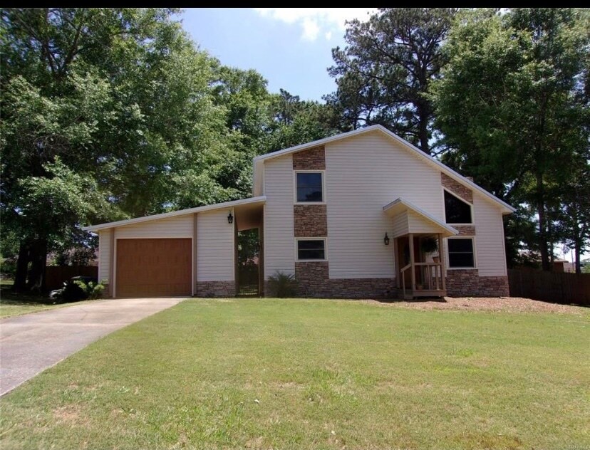 201 Skylark Dr, Unit Beautiful 3 Bedroom 2 Bathroom in Enterprise in Enterprise, AL - Foto de edificio