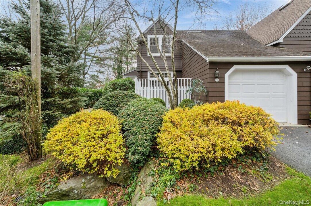 10 Old Jackson Ave in Hastings On Hudson, NY - Building Photo