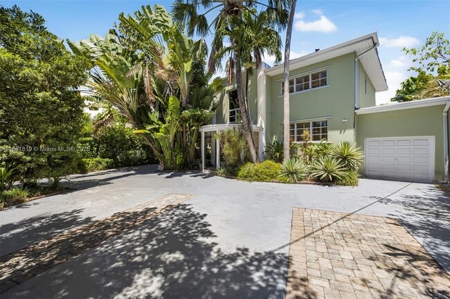 property at 3180 N Bay Rd