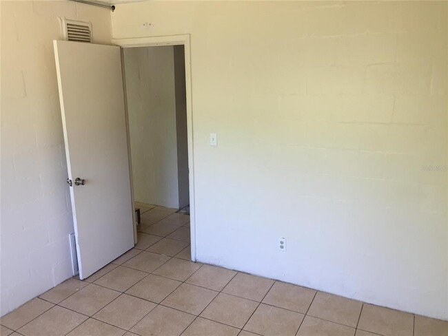 543 Division St in Daytona Beach, FL - Building Photo - Building Photo