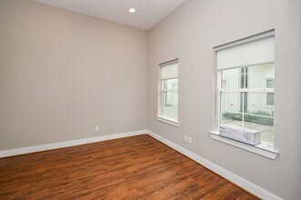 955 W 24th St in Houston, TX - Building Photo - Building Photo