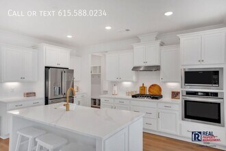 613 Conifer Dr in Spring Hill, TN - Building Photo - Building Photo