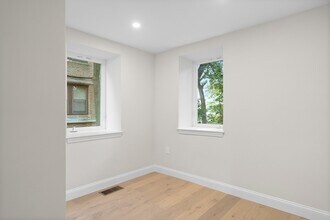 59 Nottinghill Rd, Unit 4 in Boston, MA - Building Photo - Building Photo