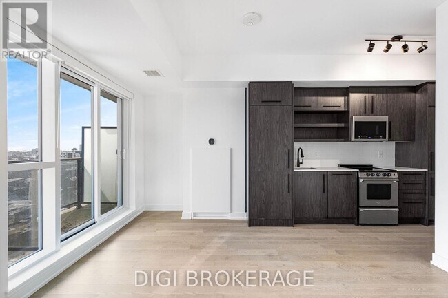 560 Rideau St in Ottawa, ON - Building Photo - Building Photo