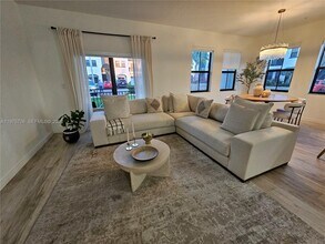 15520 SW 136th St in Miami, FL - Building Photo - Building Photo