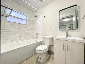 1490 NW 55th Terrace in Miami, FL - Building Photo - Building Photo