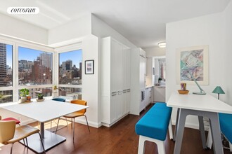 200 E 94th St in New York, NY - Building Photo - Building Photo