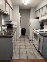 12615 Brookglade Cir in Houston, TX - Building Photo