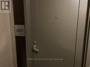 320-3320 Tweedsmuir Ave in Toronto, ON - Building Photo - Building Photo