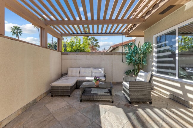 property at 75250 Vista Huerto