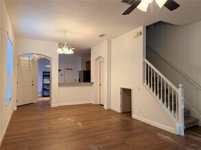4212 Bismarck Palm Dr in Tampa, FL - Building Photo - Building Photo